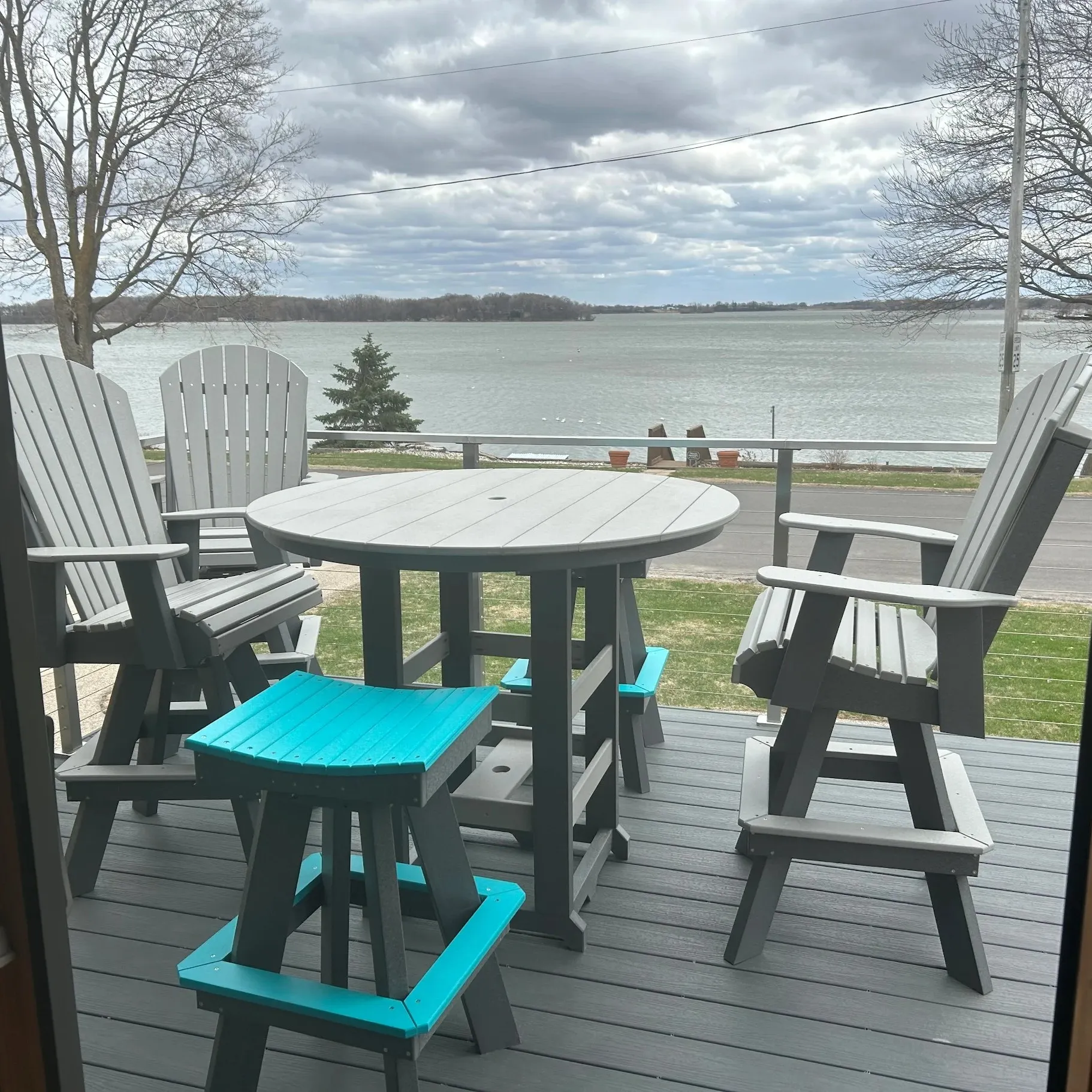 Carol H's outdoor furniture setup